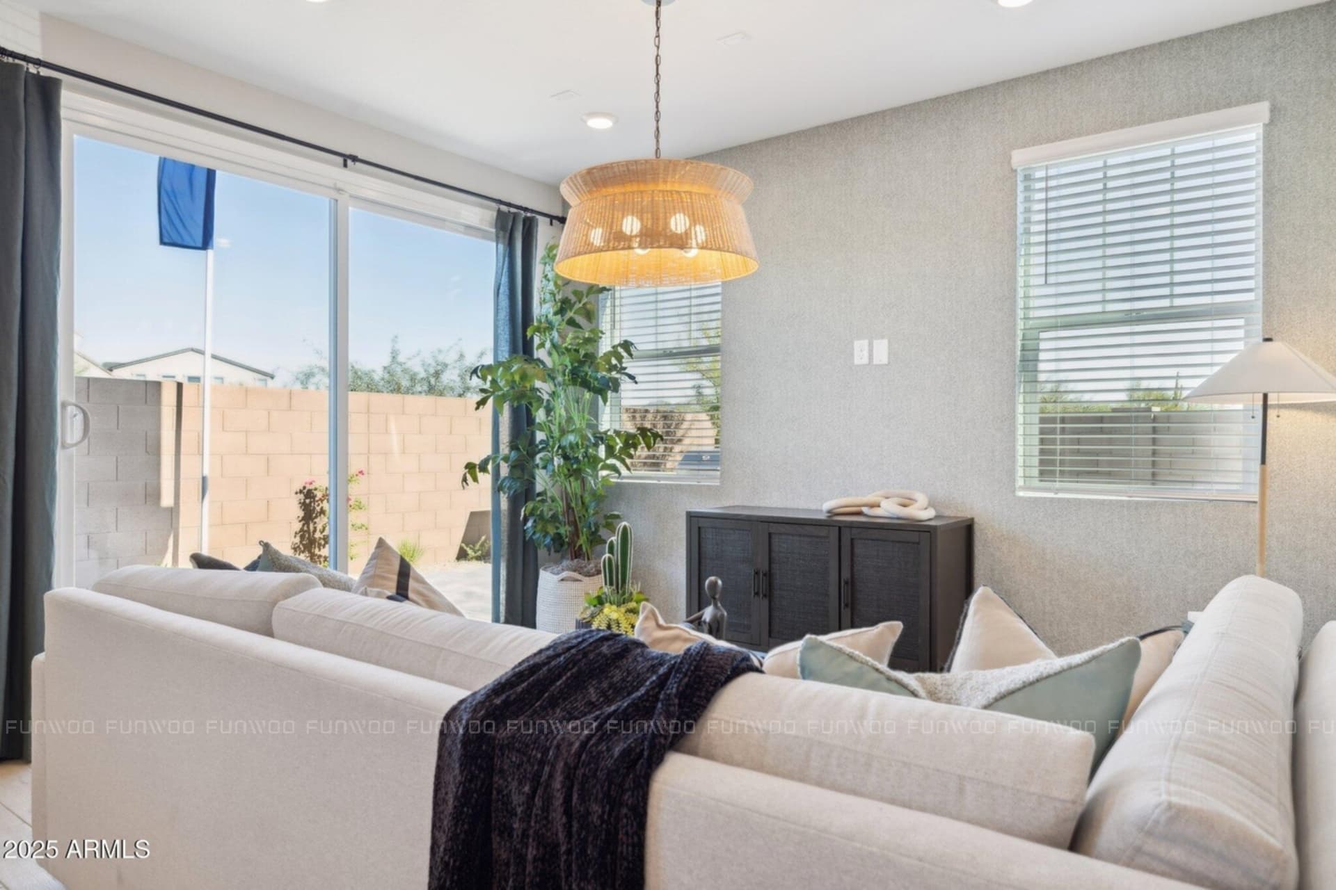 亞利桑那州鳳凰城｜北區新世代生活居所 slide