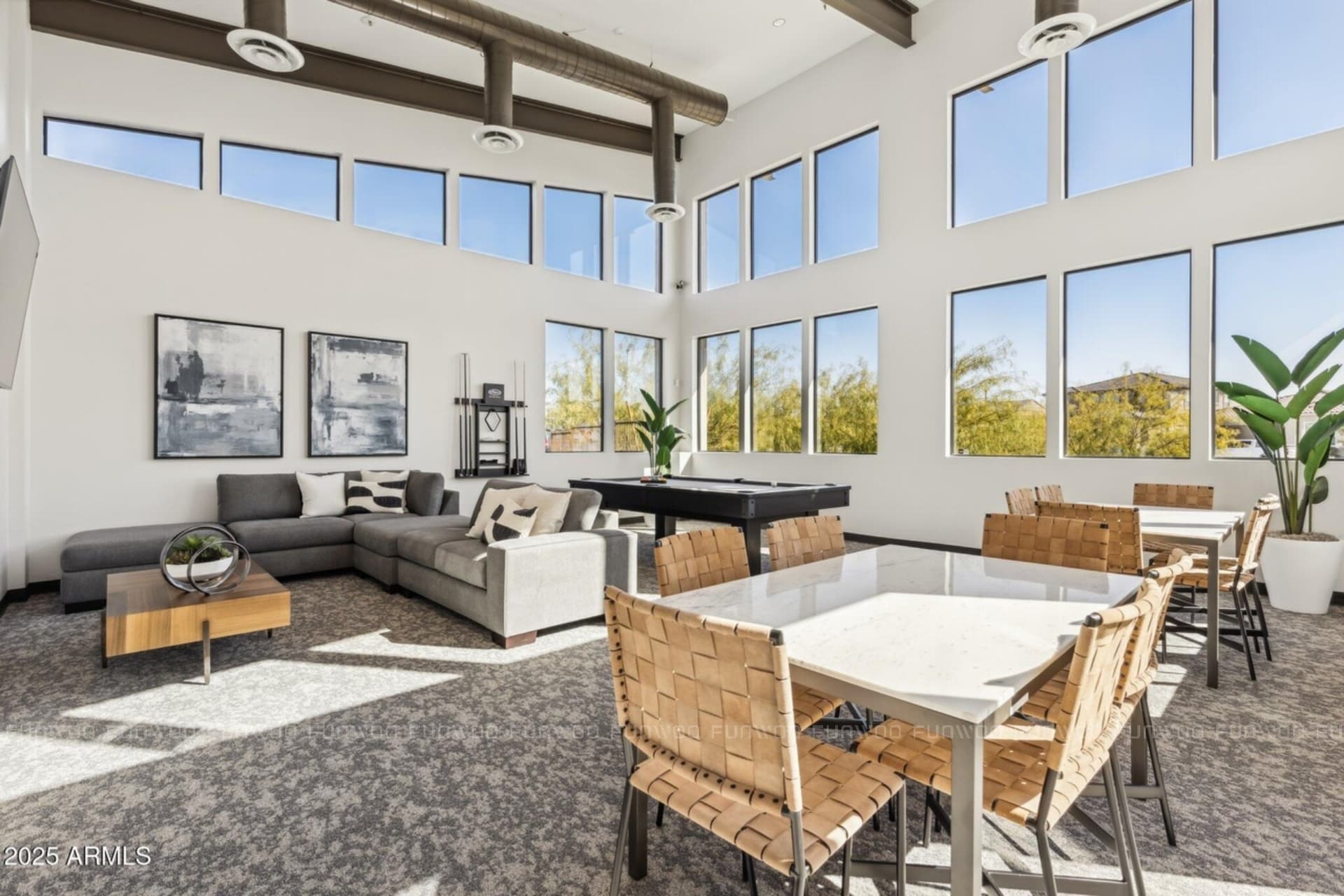 亞利桑那州皮奧里亞｜近商圈的現代設計宅 slide